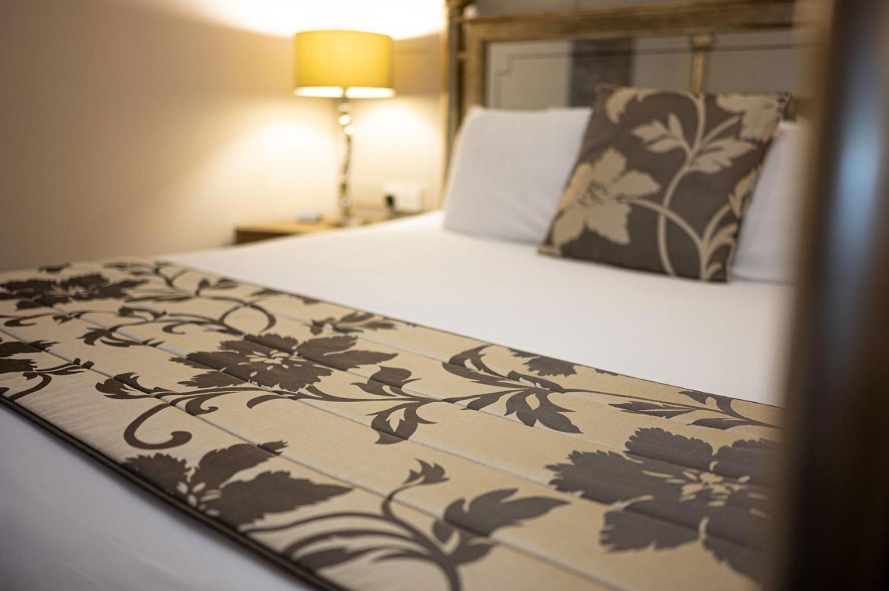 Manor House Hotel & Spa, Alsager Eksteriør bilde